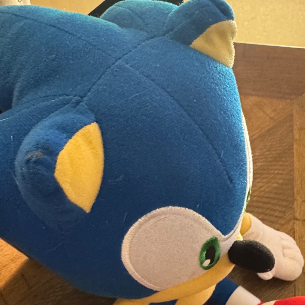 Sonic the Hedgehog Plush Toy - Picture 3 of 11